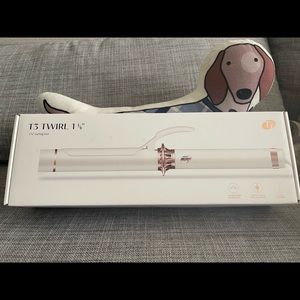T3 1 1/4” curling iron